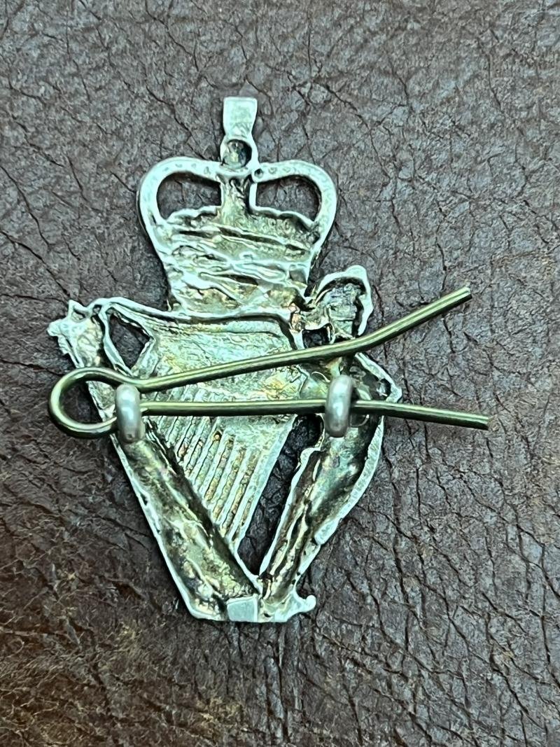 Royal Irish Regiment Silver Plated Cap Badge — image 2