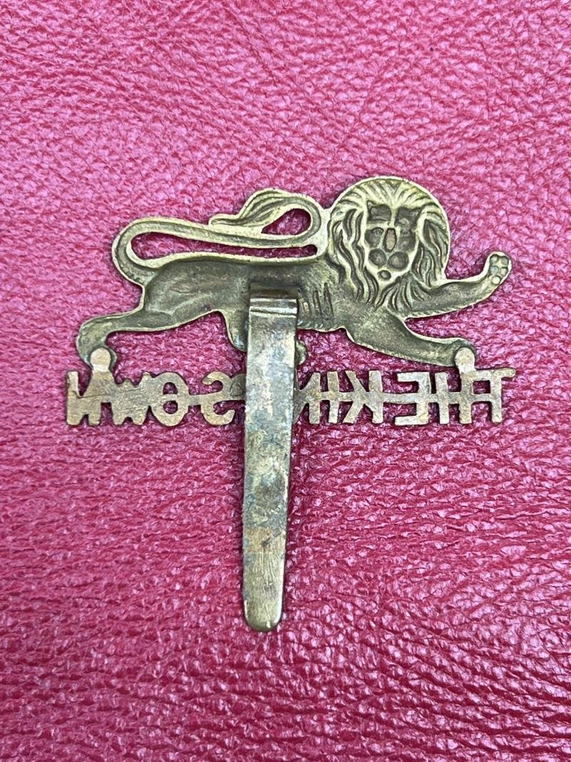The Kings Own WW2 Cap Badge Original — image 2