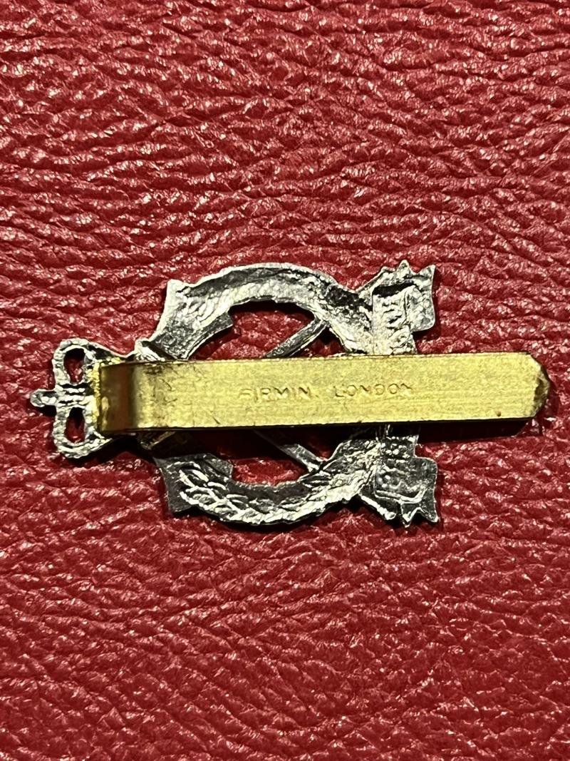 Royal Pioneers Metal Cap Badge W/M — image 2