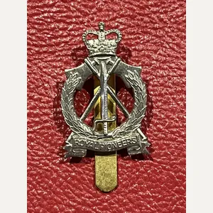 Royal Pioneers Metal Cap Badge W/M