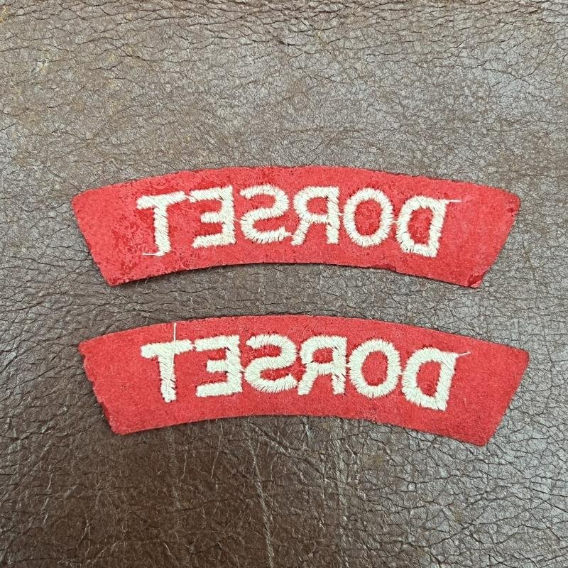 Dorset Regiment Shoulder Titles WW2 Paste Backs — image 2