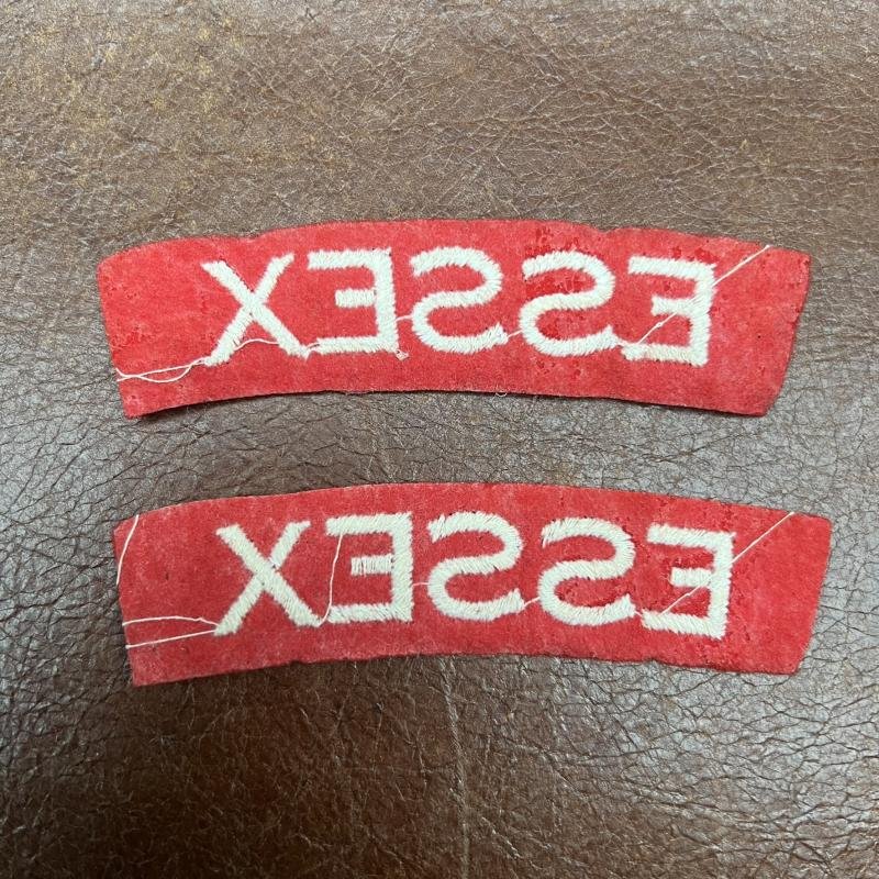 Essex Regiment Shoulder Titles WW2 Paste Backs — image 2