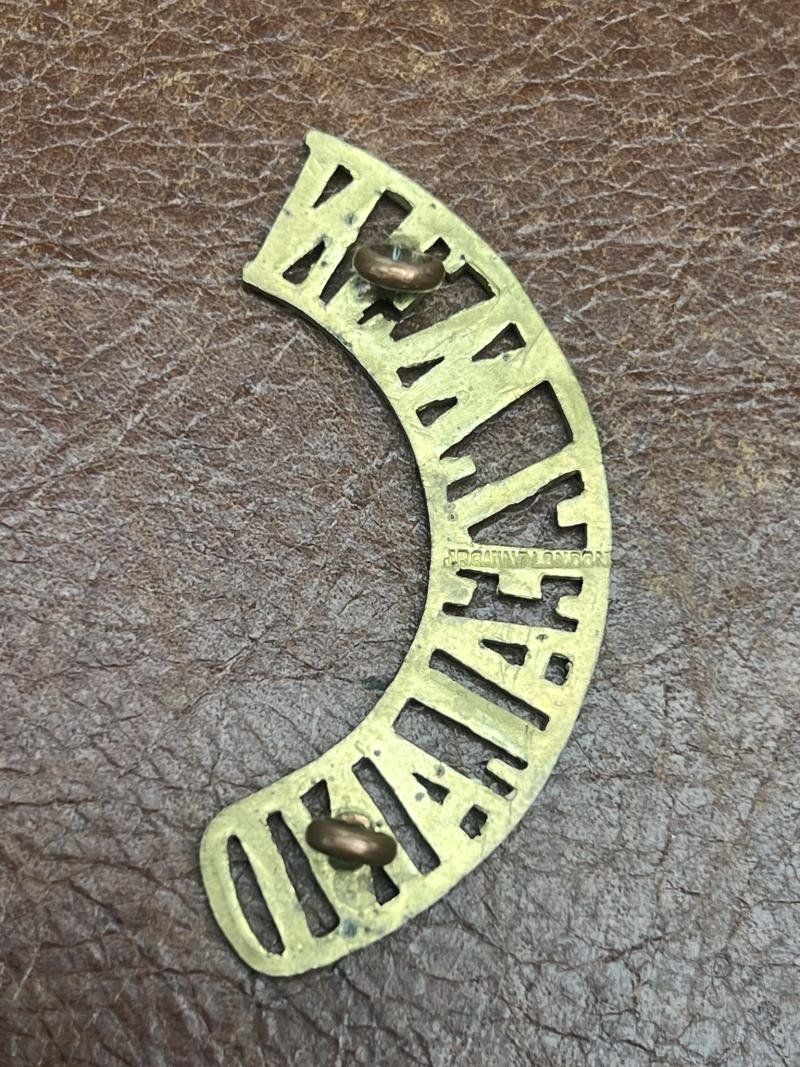 New Zealand Curved Brass Shoulder Title — image 2