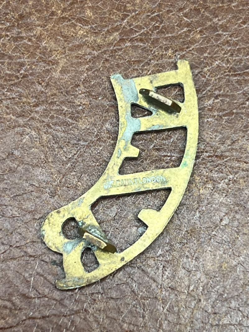 New Zealand Regiment Brass Shoulder Title — image 2