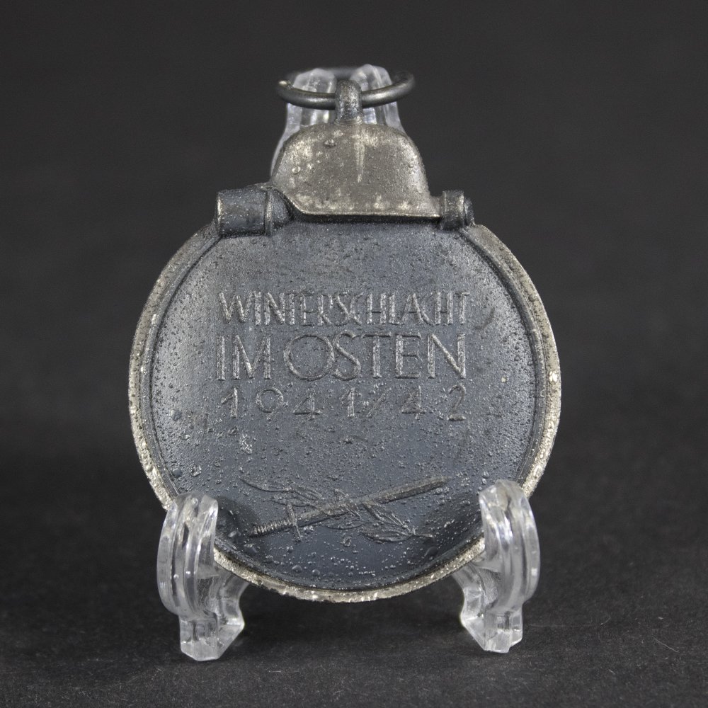 Eastern front medal MM19 with matching bag — image 3