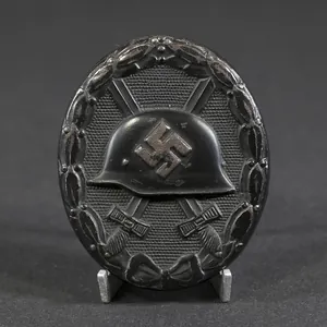 Black wound badge