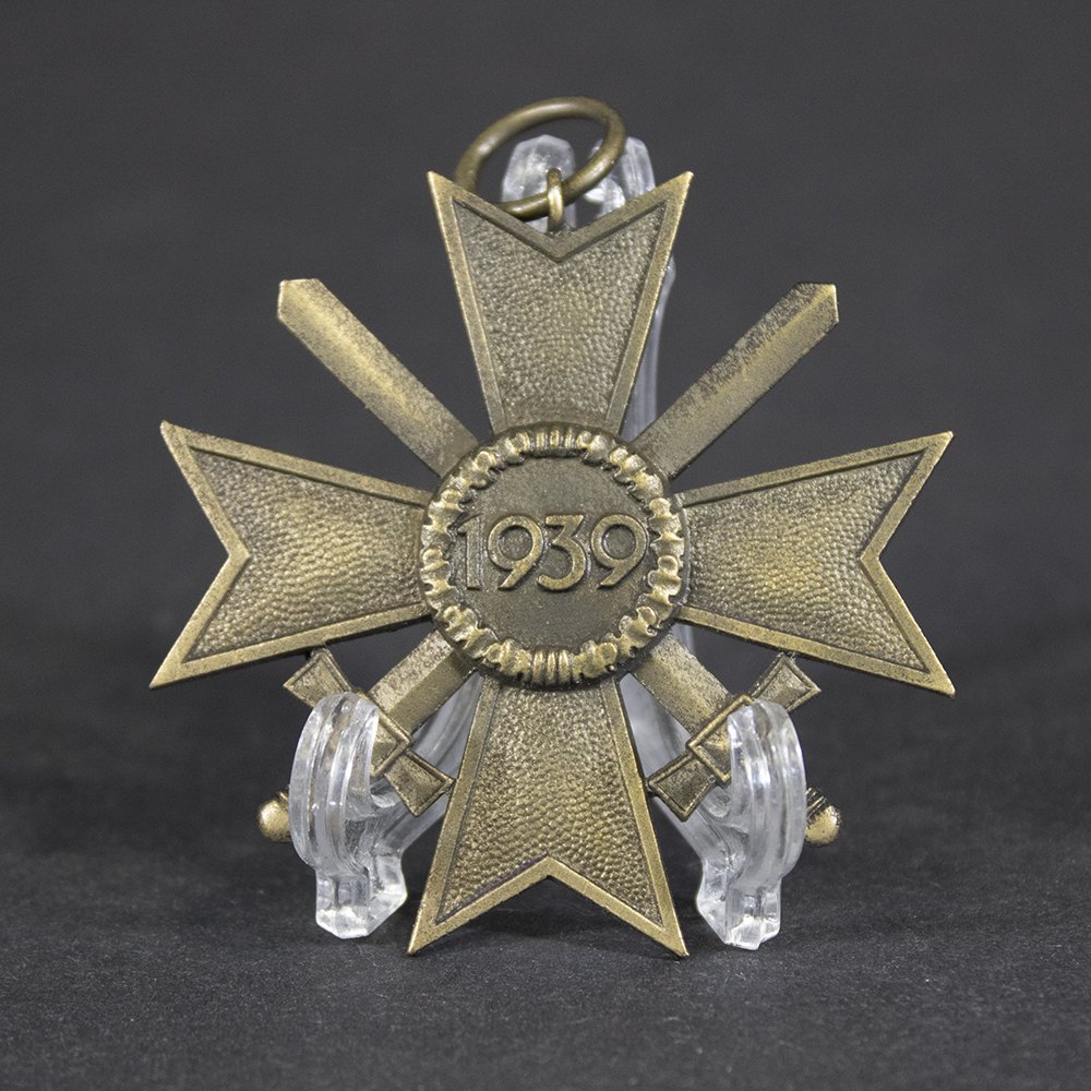 War merit cross with swords — image 3