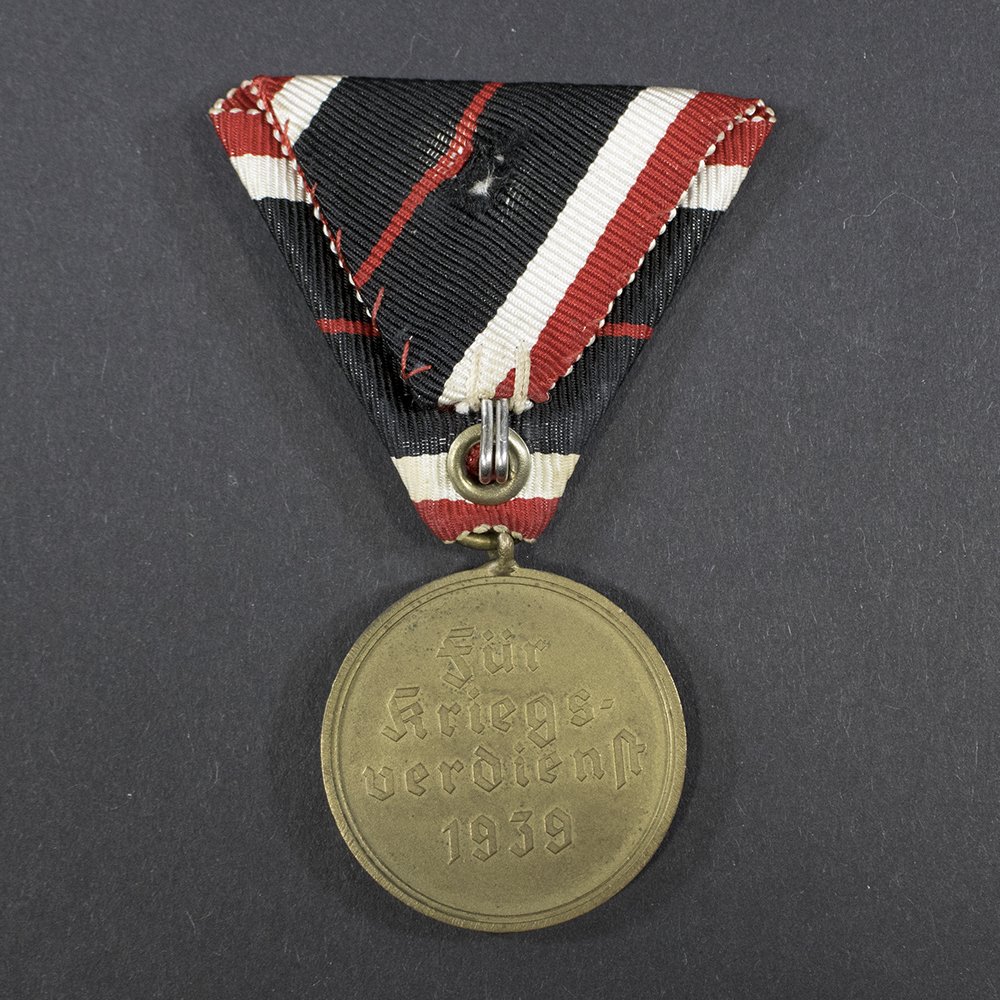 War merit medal — image 3