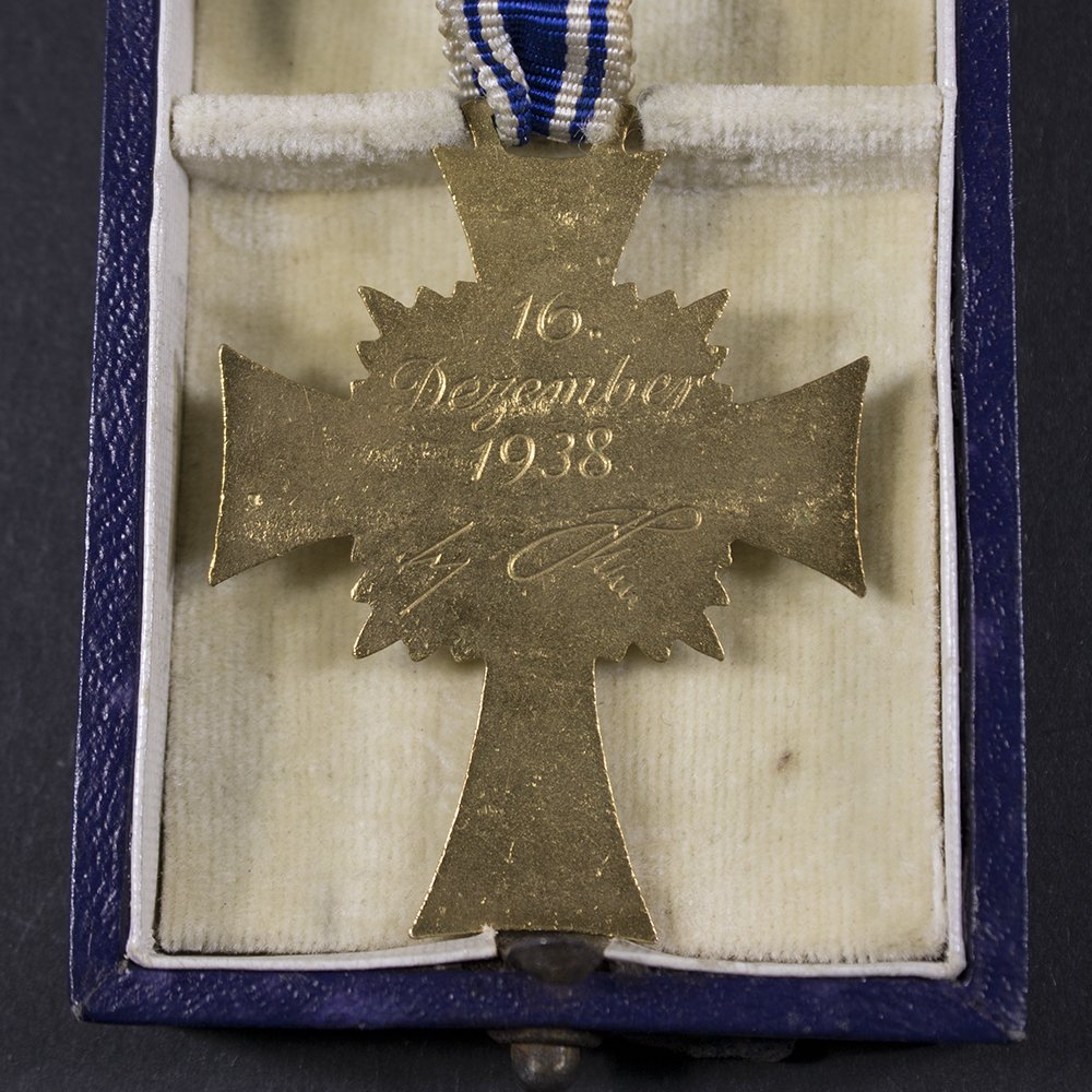 Cased Golden Mothers cross — image 4
