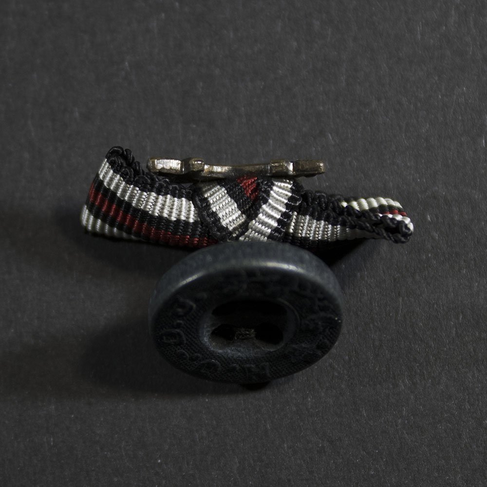 Button (bow) – Ehrenkreuz für Frontkämpfer — image 3