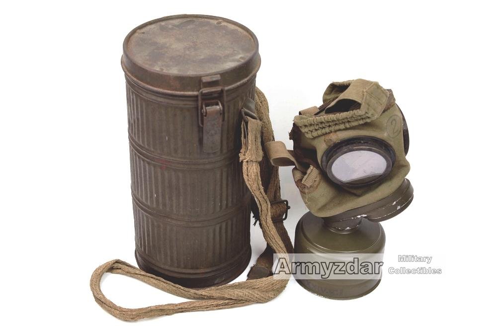 WW2 Hungarian gas mask — image 2