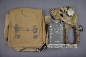 M33 Italian gas mask with bag (Maschera antigas)