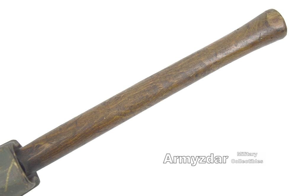 WW2 Italian shovel with carrier — image 3