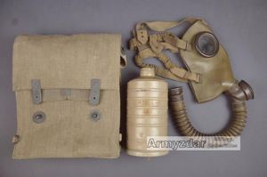 M33 Italian gas mask with bag (Maschera antigas)