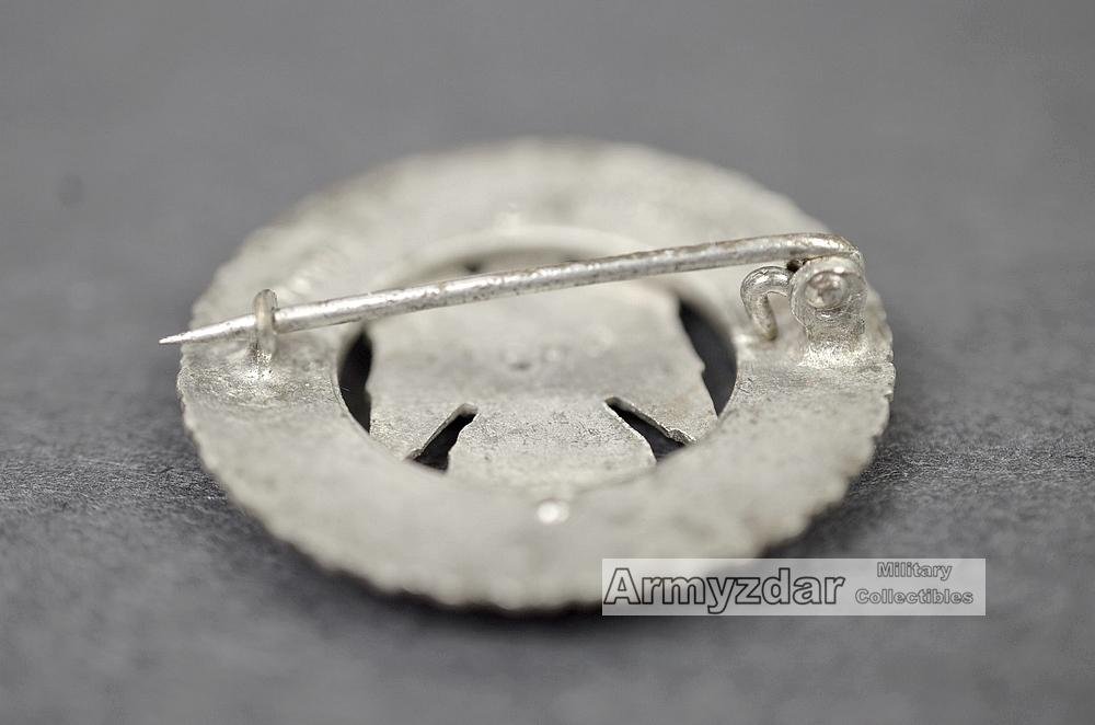 Slovakian Red Cross badge of 10 years service — image 4