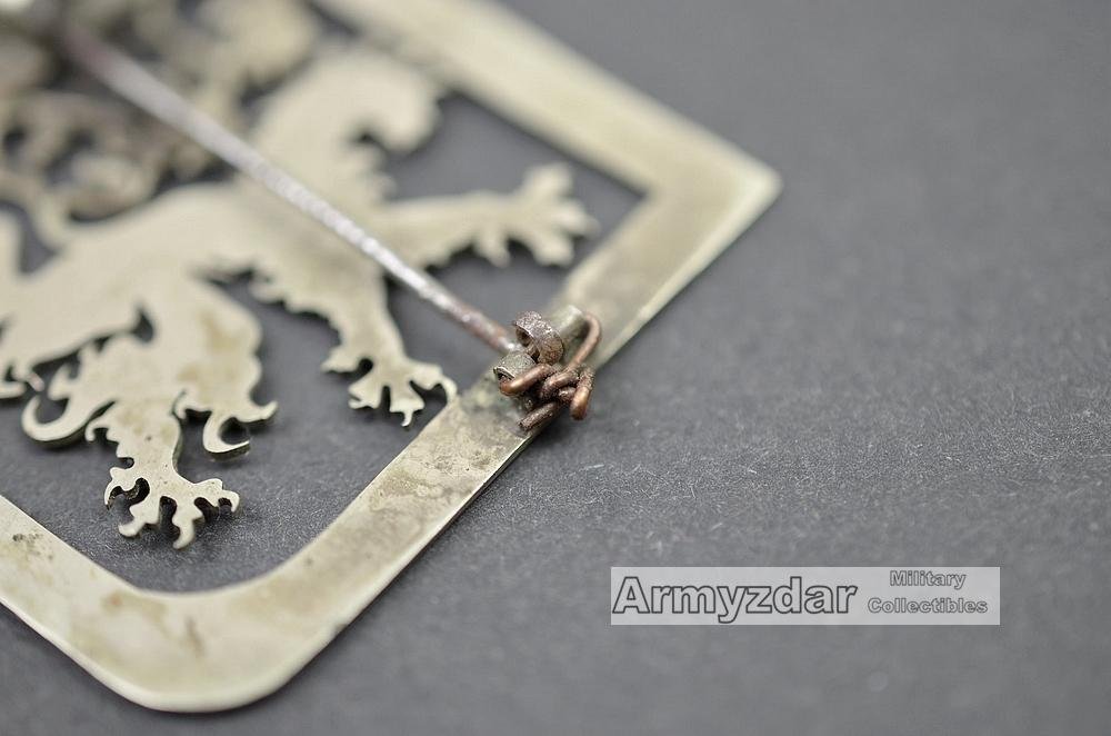 Protectorate brooch — image 3