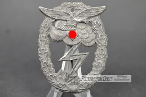 Erdkampfabzeichen 'Arno Wallpach'