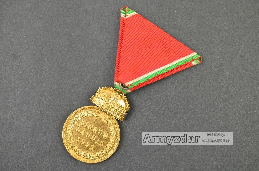 Hungarian SIGNUM LAUDIS 1922 — image 2
