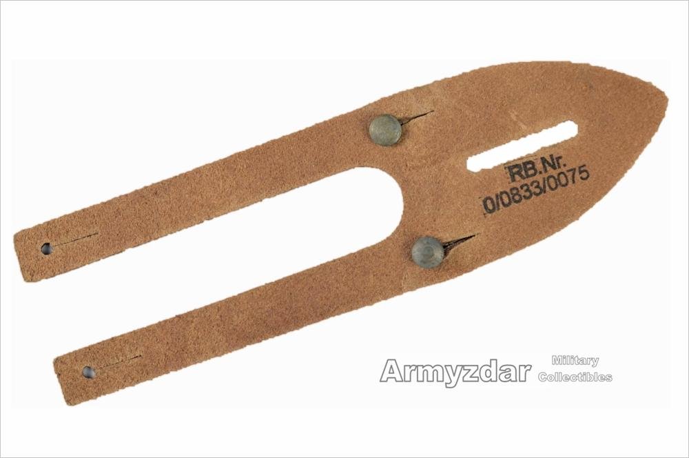 Repro German late war binocular neck strap + buttoning flap – black — image 3