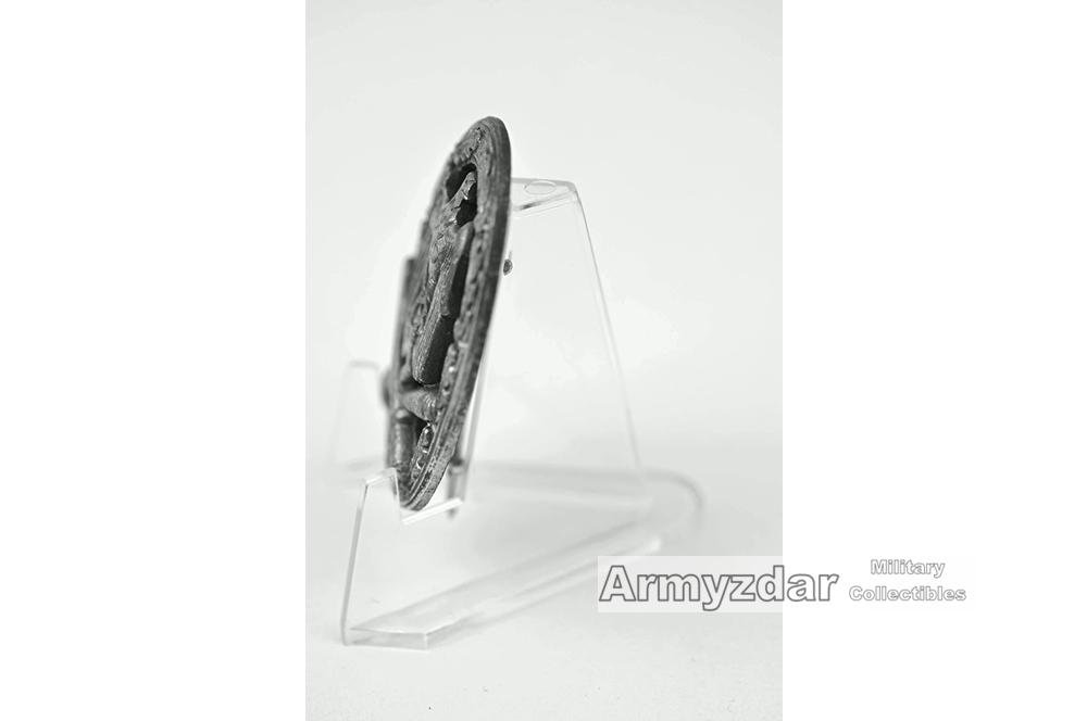 Plastic stand for medals and badges — image 4