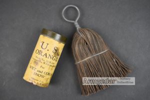 WW2 US Mountain ski wax and cleaning brush