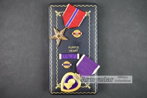 US WW2 Purple Heart+Bronze star in box 'Jake M. Reynolds'