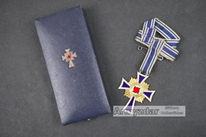 Ehrenkreuz der Deutschen Mutter in gold in box