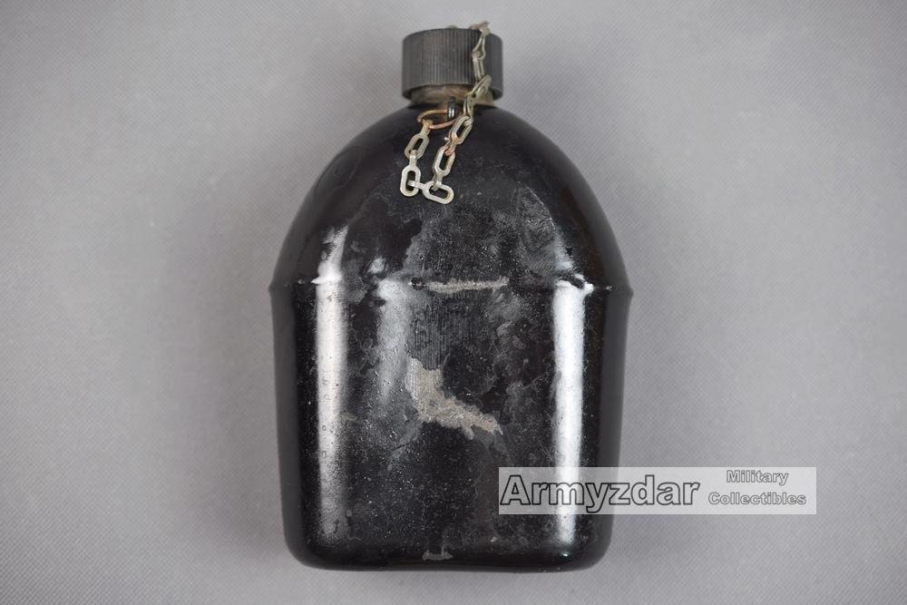 WW2 USMC Enamel Canteen '1942' — image 3