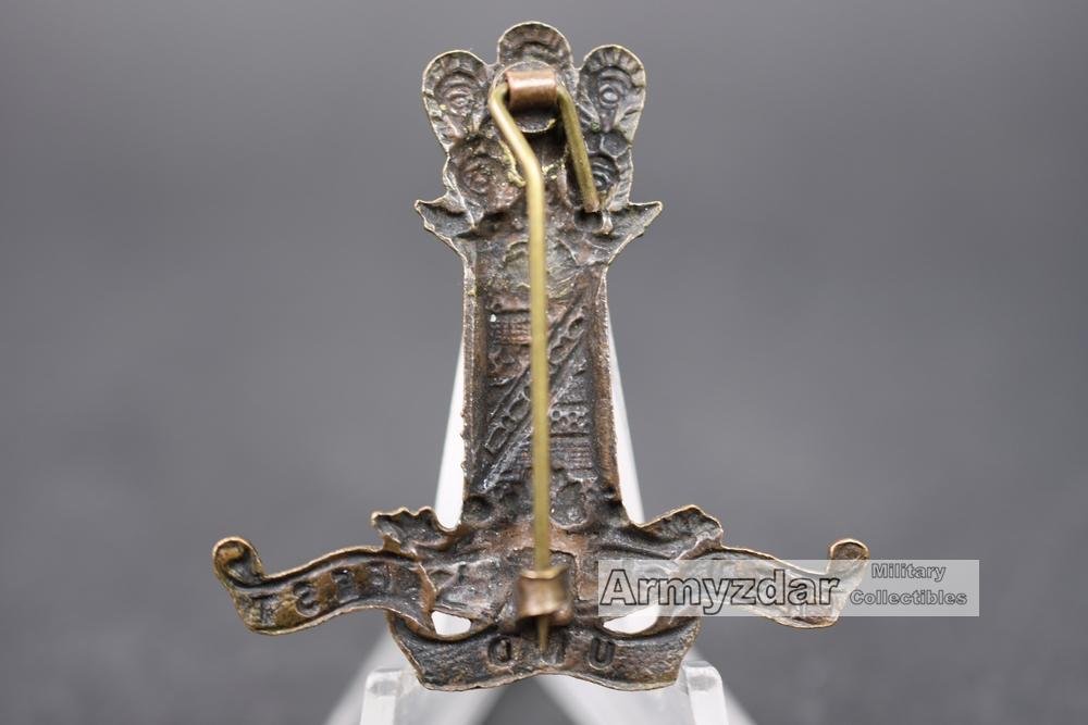 WW1 British cap badge „11th Hussars' — image 2
