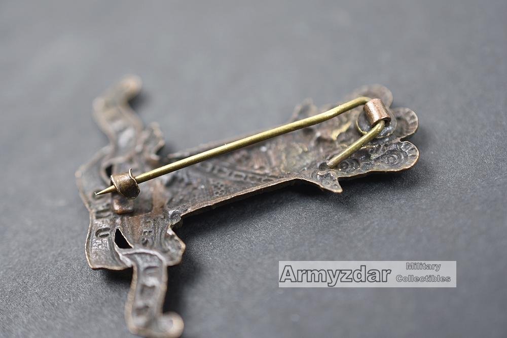 WW1 British cap badge „11th Hussars' — image 3