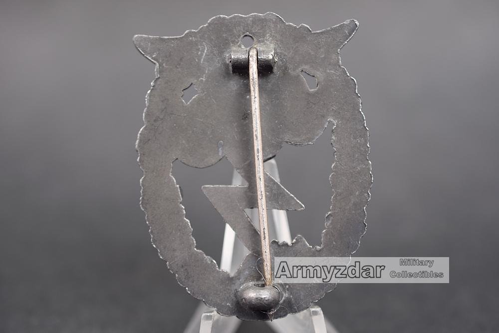 Erdkampfabzeichen „Arno Wallpach' — image 2
