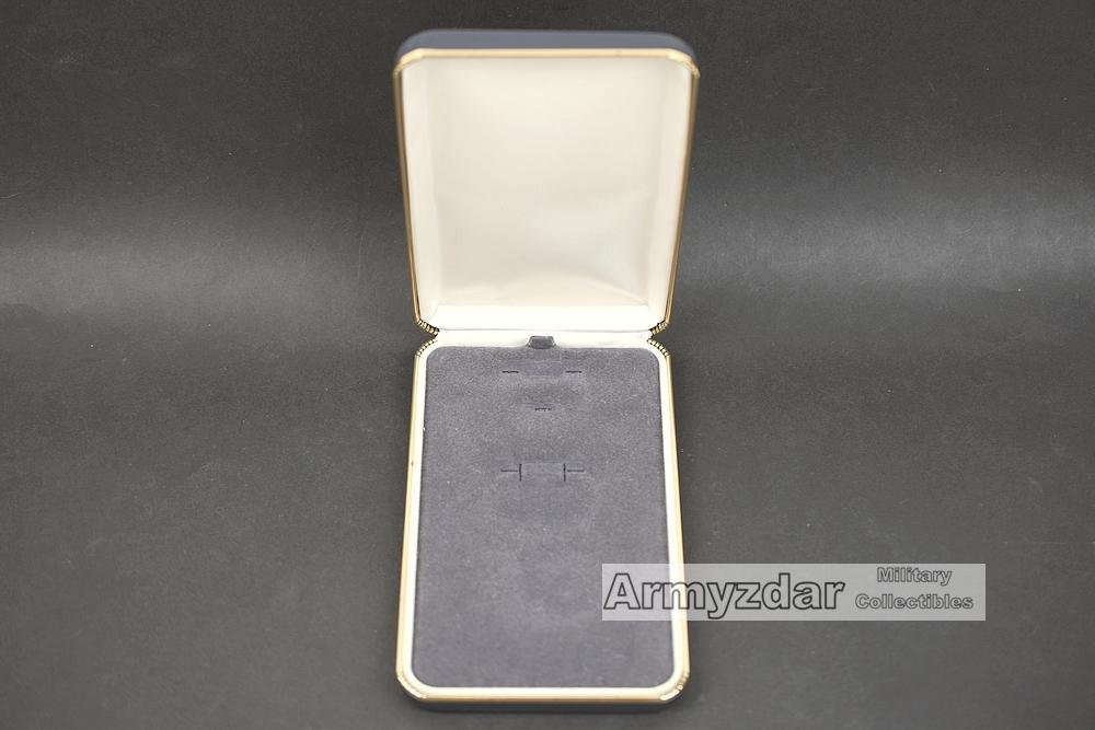 U.S. Army Distinguished Service Medal in box — image 4