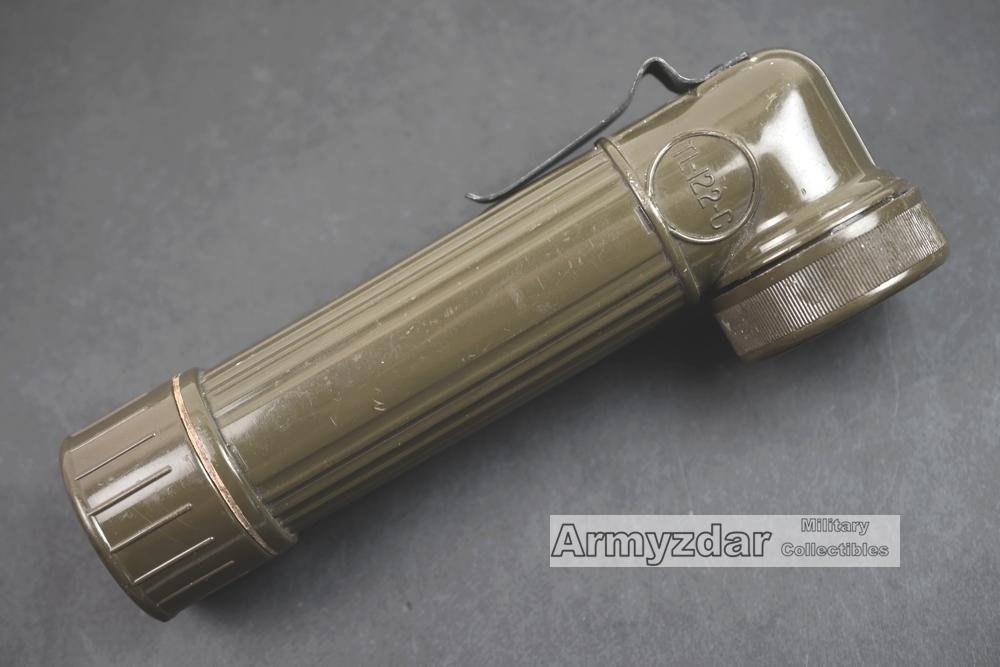 WW2 US Flashlight TL-122-C — image 2