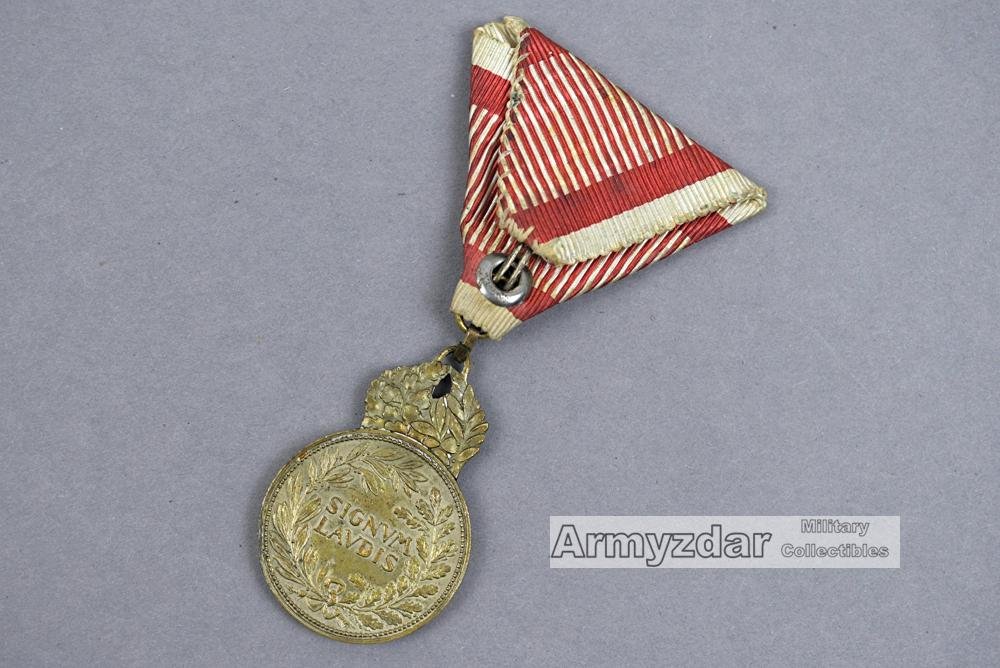 Signvm Lavdis (K) in silber — image 2