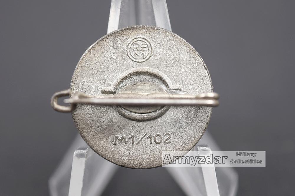 NSDAP Parteiabzeichen M1/102 „Frank & Reif ' — image 2