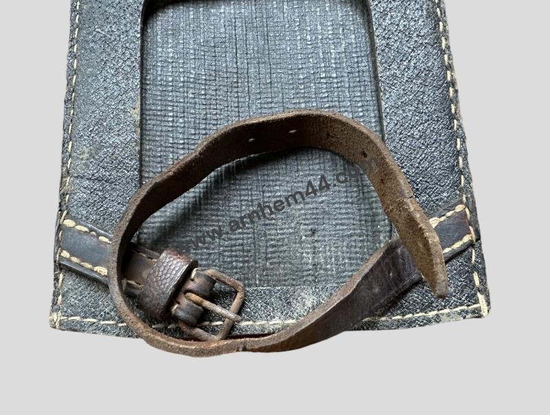 German WWII Entrenching Tool Carrier Case 1944 — image 3