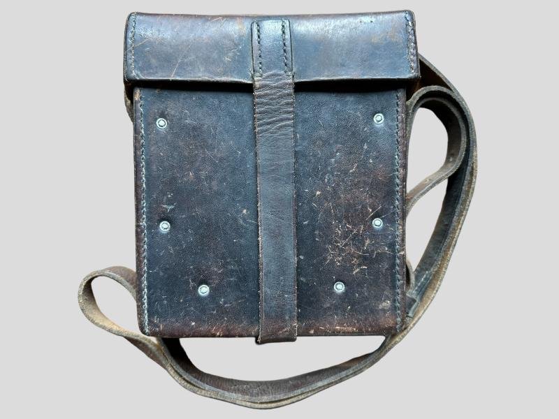 German WWII MG 13 Gunner's Pouch — image 2