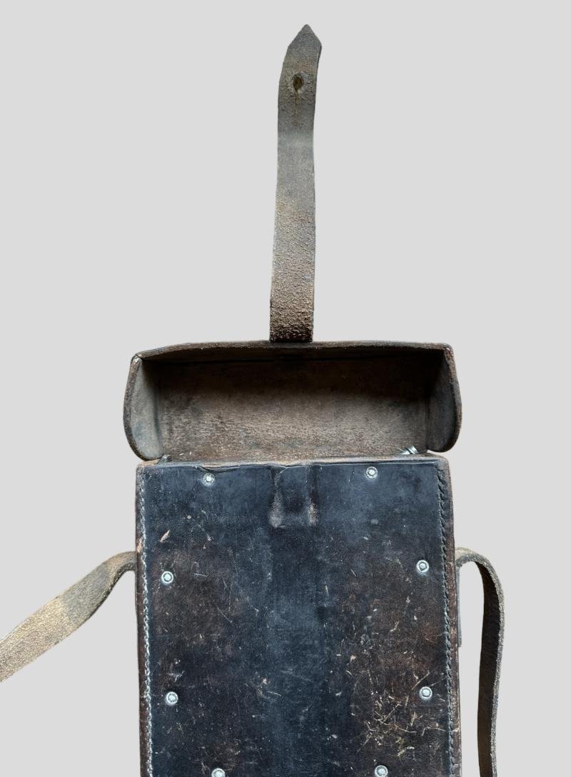 German WWII MG 13 Gunner's Pouch — image 4