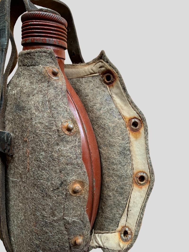 WH (HEER) M31 Canteen and Cup — image 4