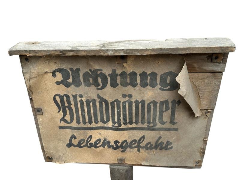 Wooden Sign 'Achtung Blindgänger Lebensgefahr' — image 10