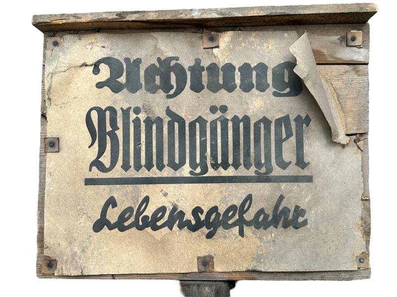 Wooden Sign 'Achtung Blindgänger Lebensgefahr' — image 3