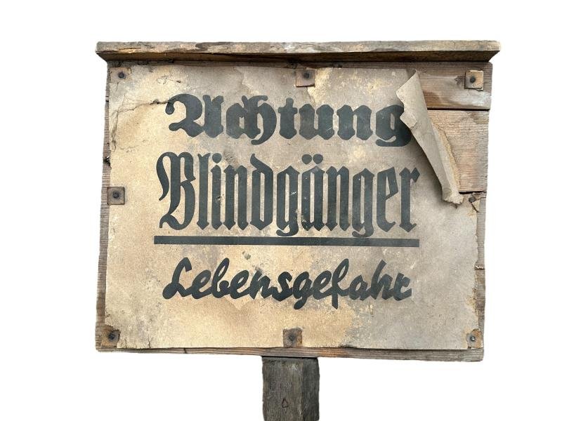 Wooden Sign 'Achtung Blindgänger Lebensgefahr' — image 4