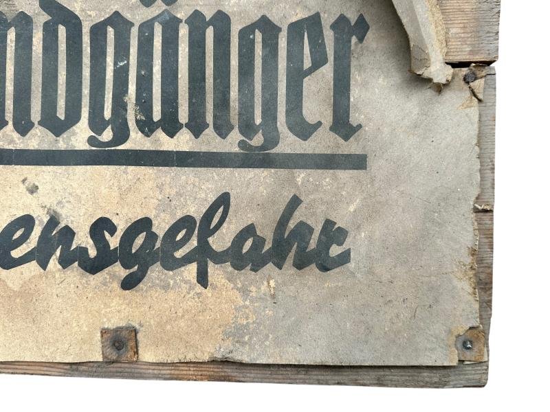 Wooden Sign 'Achtung Blindgänger Lebensgefahr' — image 5