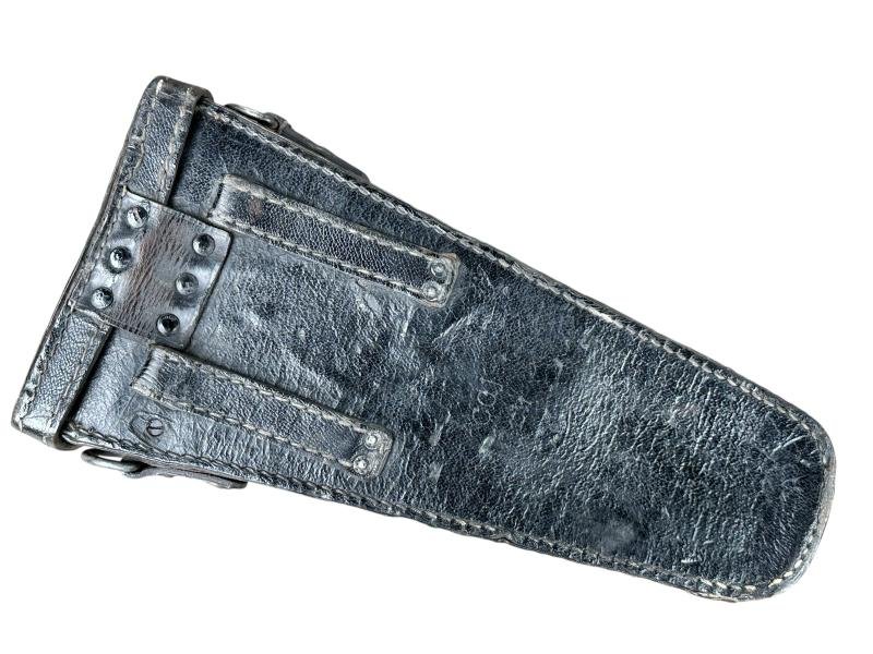 Wehrmacht 'Messdreieck 34' in Carrying Pouch — image 11