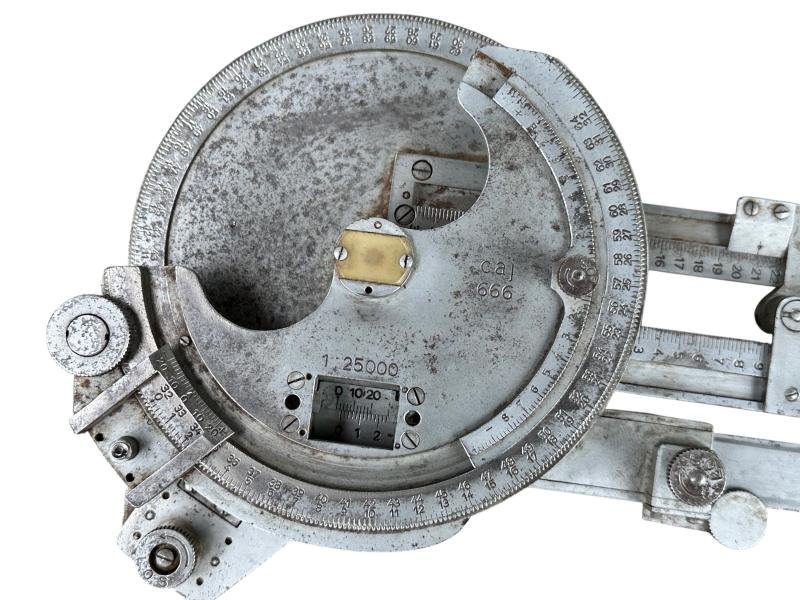 Wehrmacht 'Messdreieck 34' in Carrying Pouch — image 3