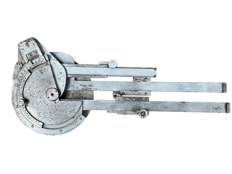 Wehrmacht 'Messdreieck 34' in Carrying Pouch — image 8