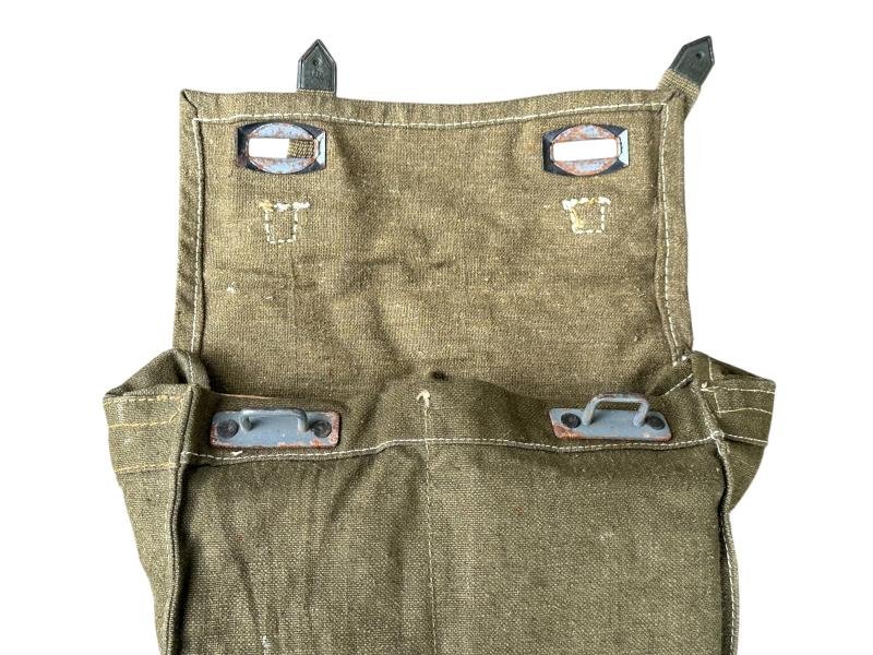 Late-war Pioneer Combat Assault Pouches — image 15