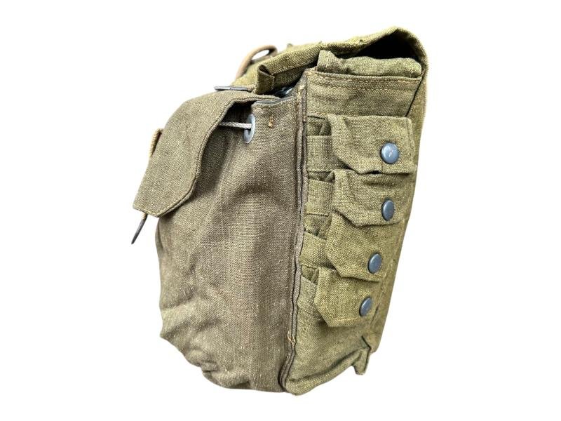 Late-war Pioneer Combat Assault Pouches — image 4