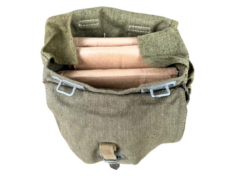 Late-war Pioneer Combat Assault Pouches — image 7