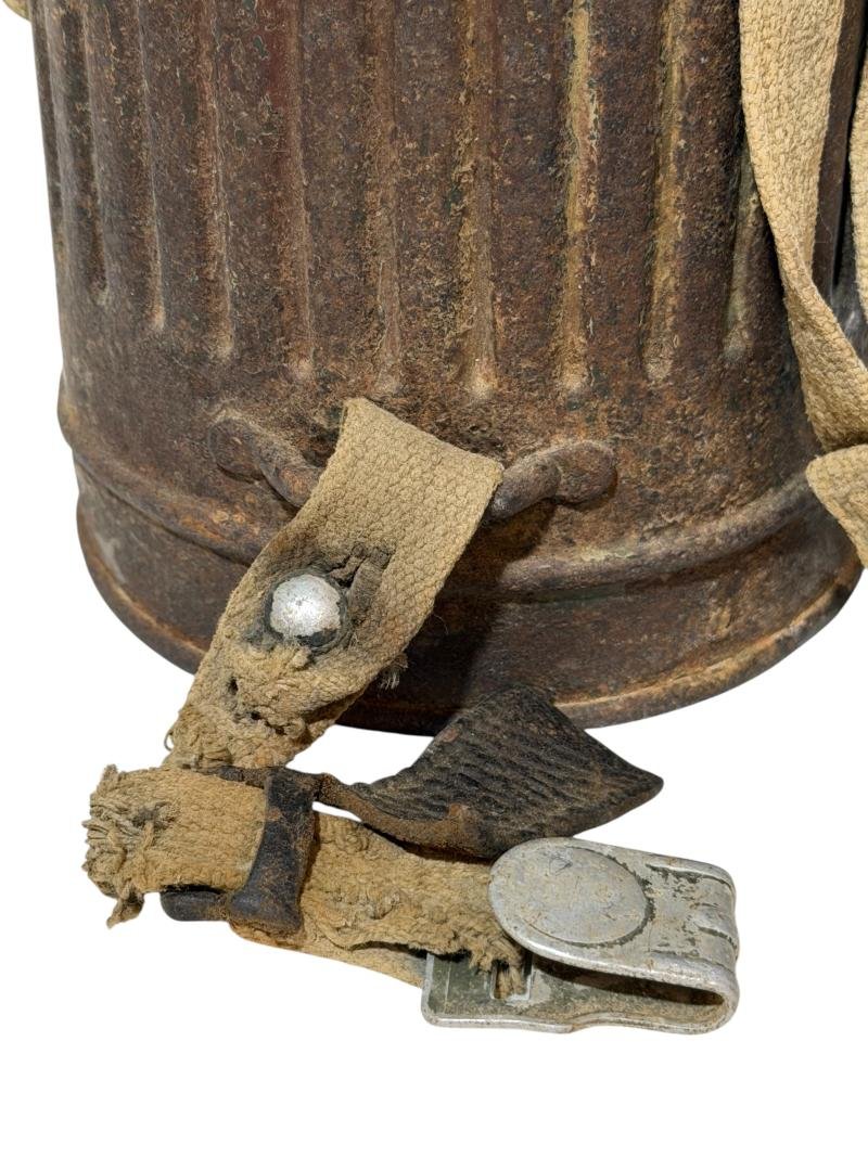 Camouflaged Gasmasker Canister — image 12
